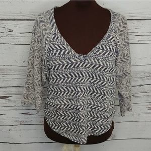 Forever 21‎ Abstract Black White Textured Sweater